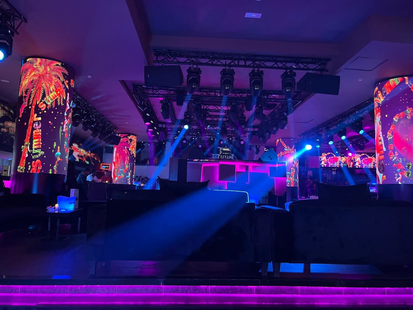 agadir nightlife - papagayo night club in agadir